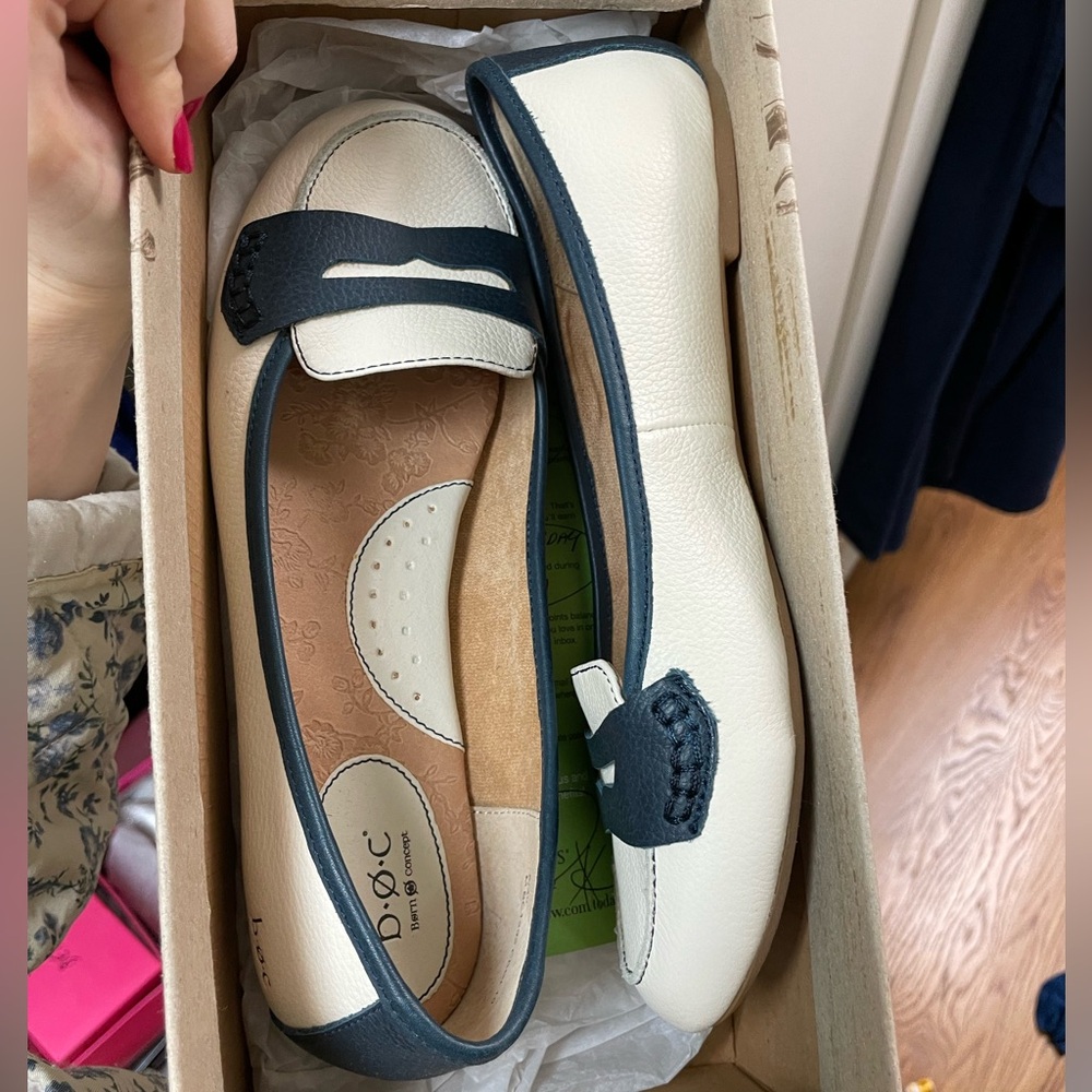 Borage White Flats BOC women’s 8
